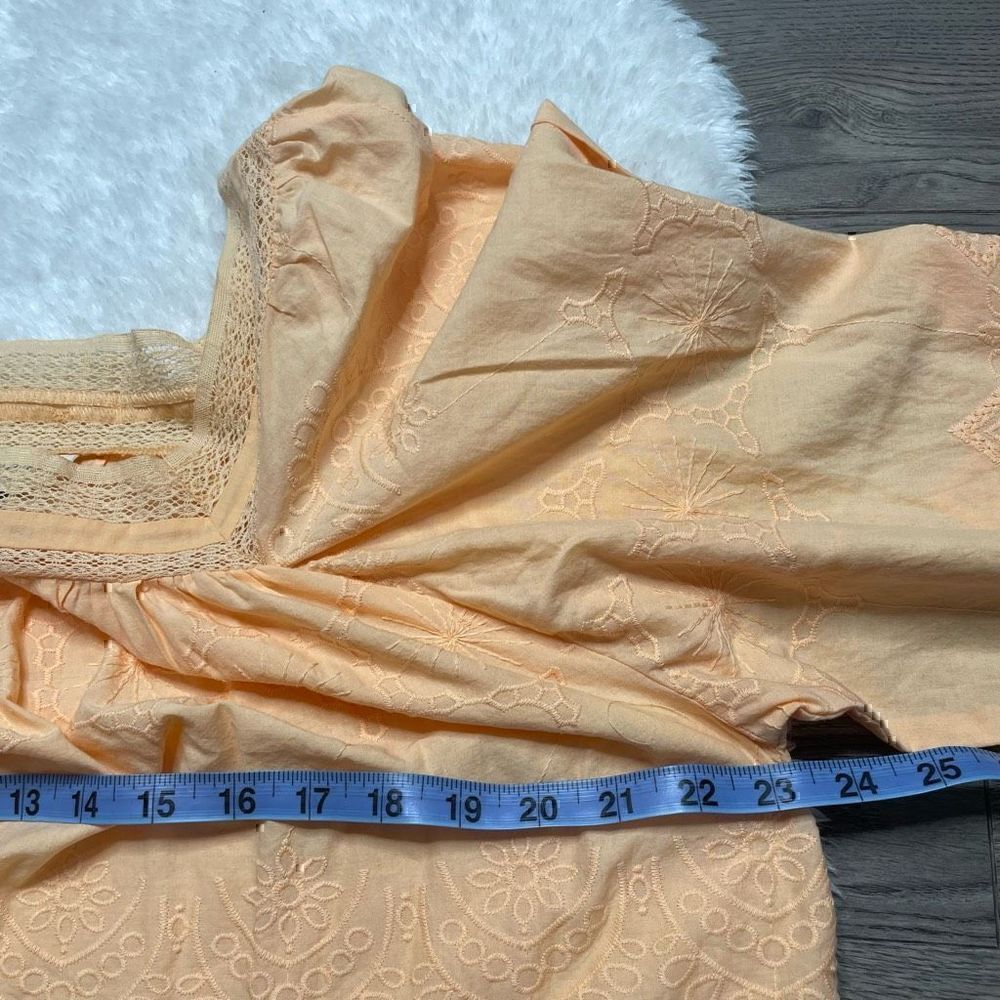 Universal Thread Peach Square Neck Top Blouse Size M Puff Sleeve Embroidered - Picture 7 of 9